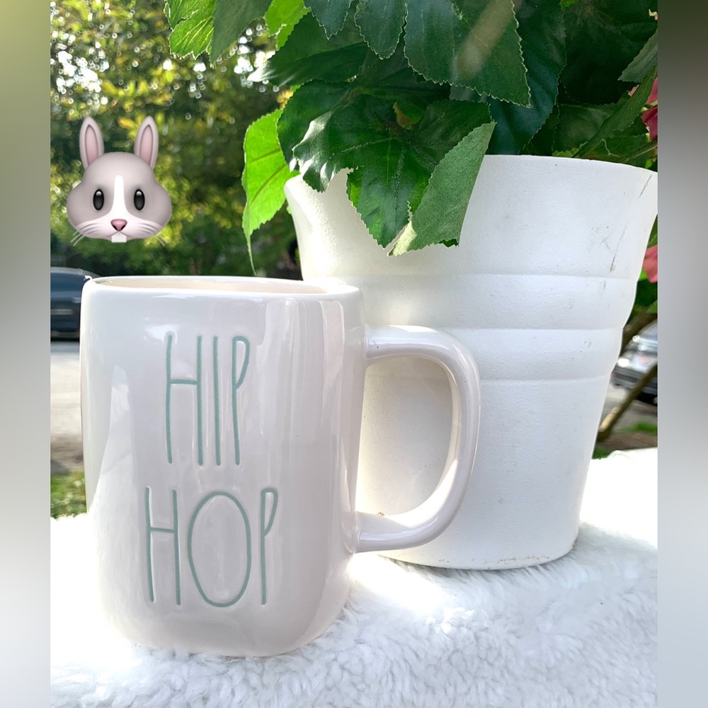 NEW ⭐️ 🏷️ Rae Dunn MUG glossy ceramic - Picture 3 of 10